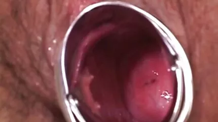 Mély anális erőszakos sex videó hölgy otossal és ejakulációval.