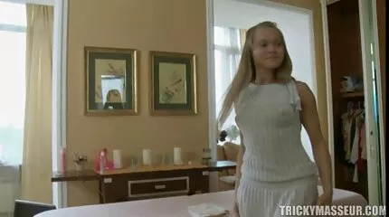 Hillbilly fiaihoz érkezett a városba vérfertőzés miatt. nagymellű szőke