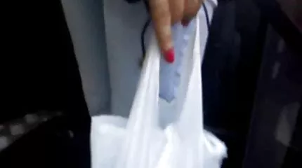 Kövér szőke kurva tudja, hogyan mélytorok videók kell szopni, és örömmel csinálja.