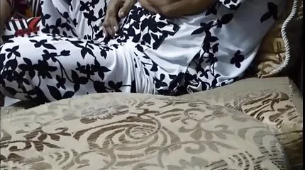 Stella Cox és diákbarátok hármasban ingyenpornofilmek pánttal.
