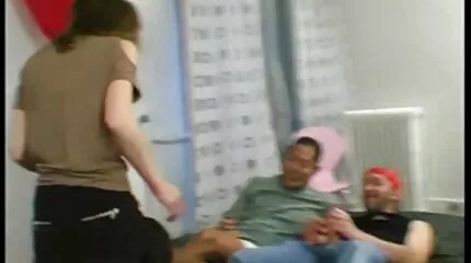 Anális vizsgálat a vámon anya fia sexfilmek egy aranyos szuka kibaszott lyukakkal.