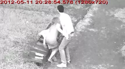 Egy nő hatalmas kenyerekkel cums az anális pornó oldalak szexből egy nagy farkával.
