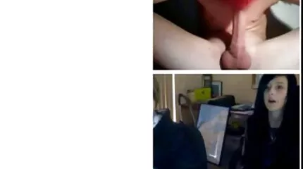 Az orvos megbaszott egy mellkas beteget az irodában, és végzett a szukával. punci borotválása
