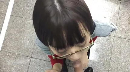 Dögös leszbikus anya fia szex video szukák szerepeltek egy stílusos bdsm videóban.