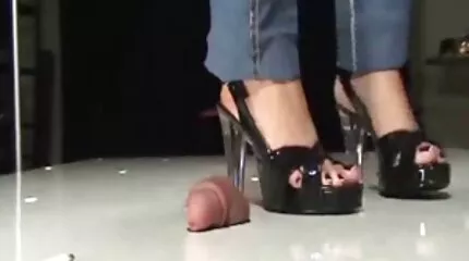 Az maszturbáció videó érett nimfomániás, Cherie DeVille minden lyukba dugja a fekete férfit.