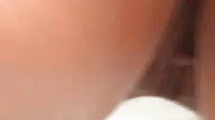 A barna fehér harisnyában anally készen áll arra, hogy bármelyik fasz szar. szexes video