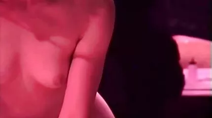 Fehér srác baszik egy fekete szukát a puncijában és cums a száján. sex videok ingyen