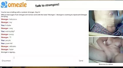 Egy harisnyás nő orgazmus sex video mélyen lenyeli egy srác farkát, és a szájába kerül.