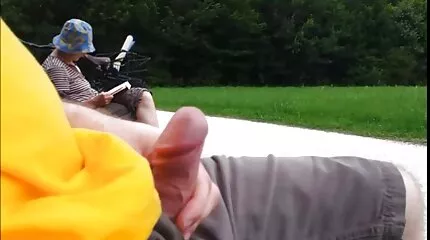 Busty csaj kap szekszfilm kuni masszázst és baszik egy férfival.