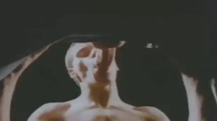Egy ázsiai lánynak a szájába szar egy hatalmas fasz, és animál pornó videók a csaj nyállal mossa magát.