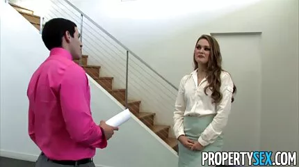 A szőke kurva keményen anya lánya szex video végzett, fekete férfi farkát kapott.