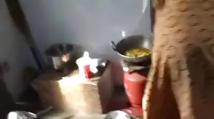 Szőke és barna harisnyában cum Cooney-tól a 69. hatalmas élvezés pozícióban.