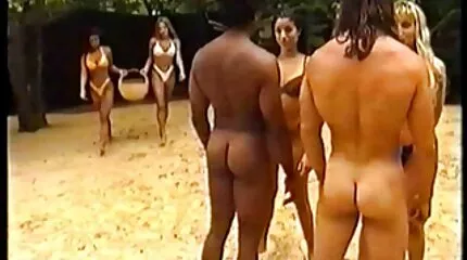 A sofőr a szájába adta egy csinos utasnak, Jasmine Carót, és megbaszott. leszbi szex videók