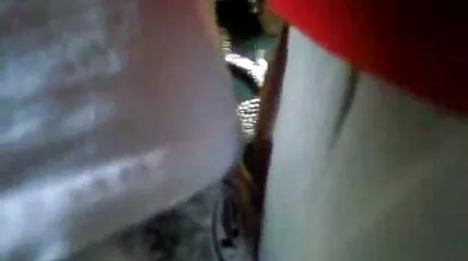 Megnyalta mellkas anya és fia sex felesége anális közben.