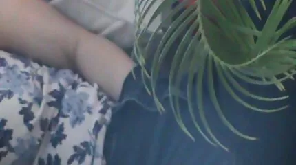 Egy gyönyörű szőke íngyen pornó xex anális olajban zajlott az edzőteremben.