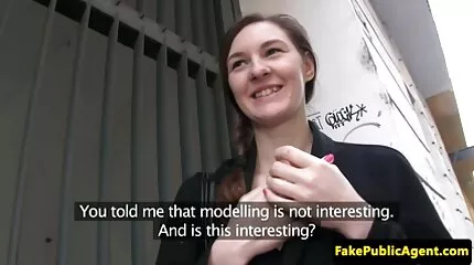 Ass sex egy hostelben egy sötét vad sex videok hajú szépséggel.