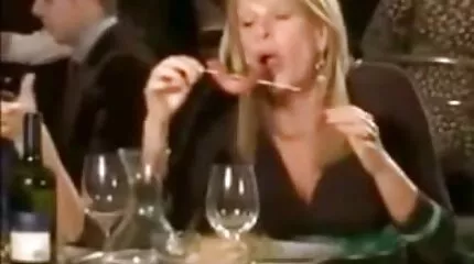 A ingyenes erotikus videok pasiról kiderült, hogy meleg pornószínész.