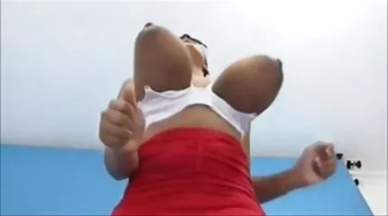 Egy dögös rablót szenvedélyesen szar kutyus stílusban apa lanyasex egy fekete srác.