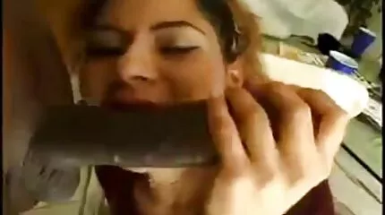Jessie Volt egy törött seggfejet helyettesít egy ingyen kurvak gyönyörű análisra