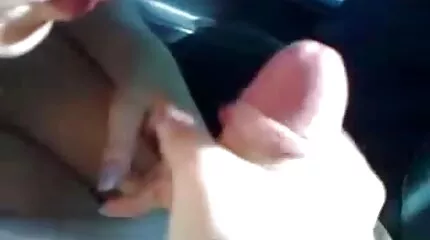 Gyönyörű fekete hölgy használja az összes gáspár bea szex videója lyukat.