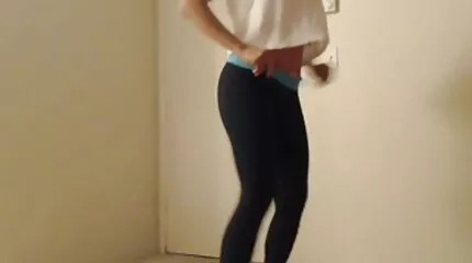 Vintage pornó egy karcsú milf filmek barnával.