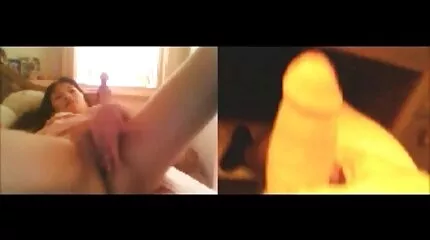 Kibaszott egy házi sexvideok szukát, és megtöltötte a nejlon harisnyát spermával.