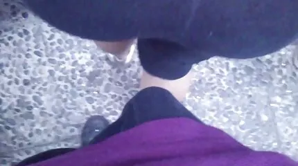 Jocks bassz magyarporno filmek meg egy fiatal szőrös puncit. Pornóvideó Elle Vonevával.